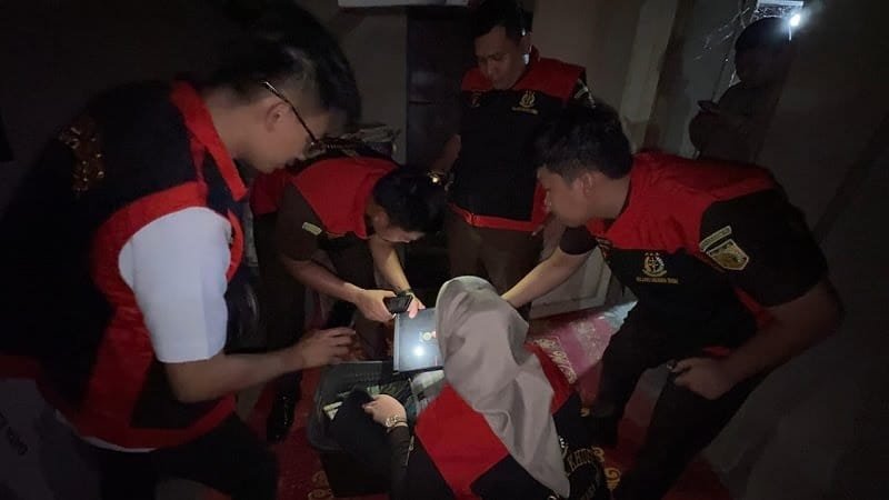 Dugaan Korupsi Dana Desa, Rumah dan Kantor Kades di Muara Enim Digeledah