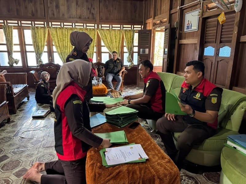 Dugaan Korupsi Dana Desa, Rumah dan Kantor Kades di Muara Enim Digeledah