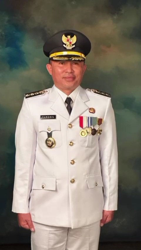 selamat kepada Bapak Parosil Mabsus dan Bapak Mad Hasnurin atas terpilihnya kembali sebagai Bupati dan Wakil Bupati Lampung Barat untuk periode 2025-2030.